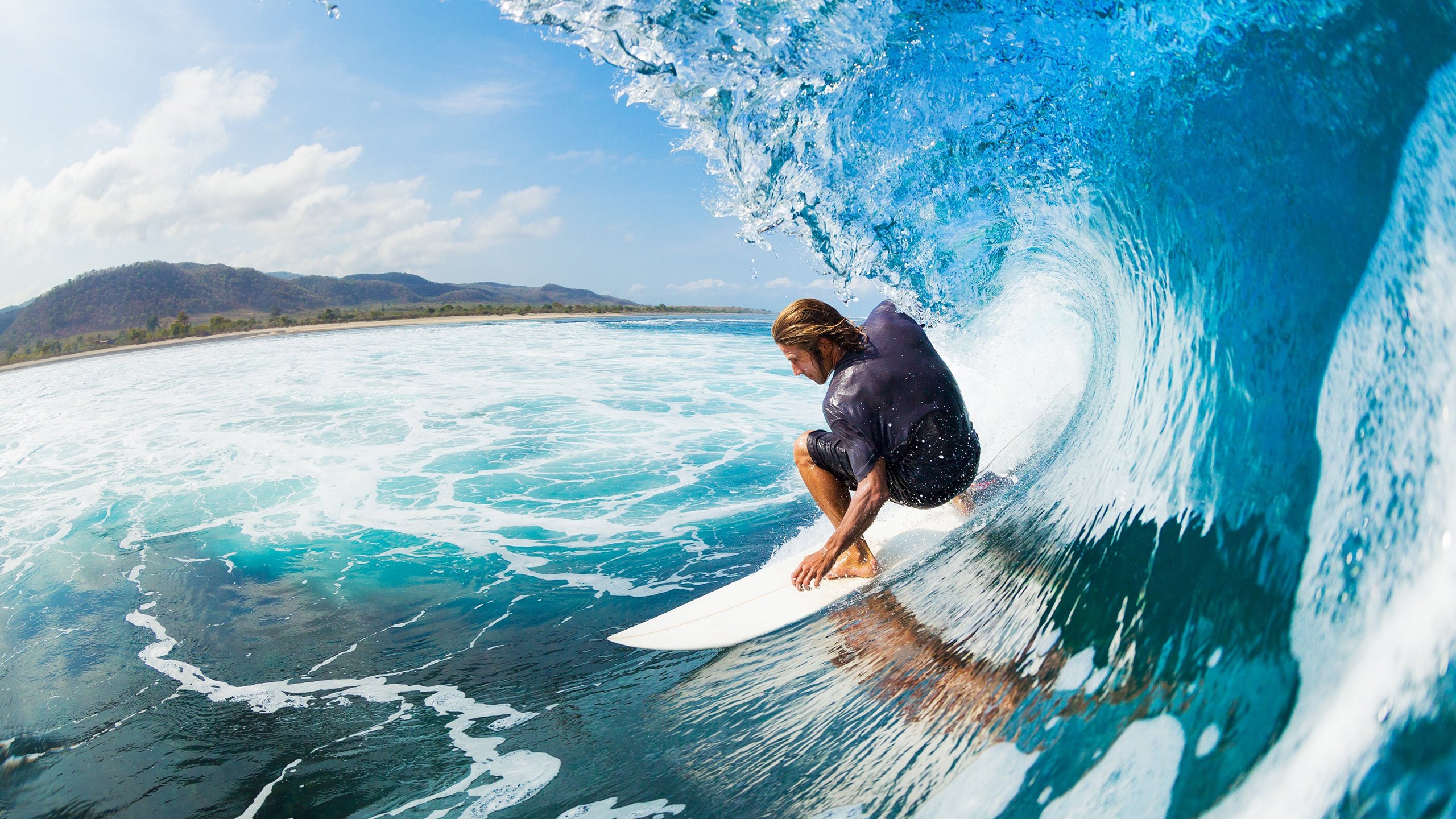 “世界游泳锦标赛：2025新加坡赛场泳池掀起速度与优雅的碰撞”